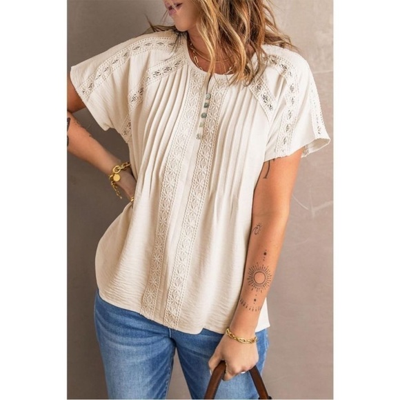 Cupshe Blouse with Crochet details and Agoya Shell Buttons Size M - Picture 3 of 8